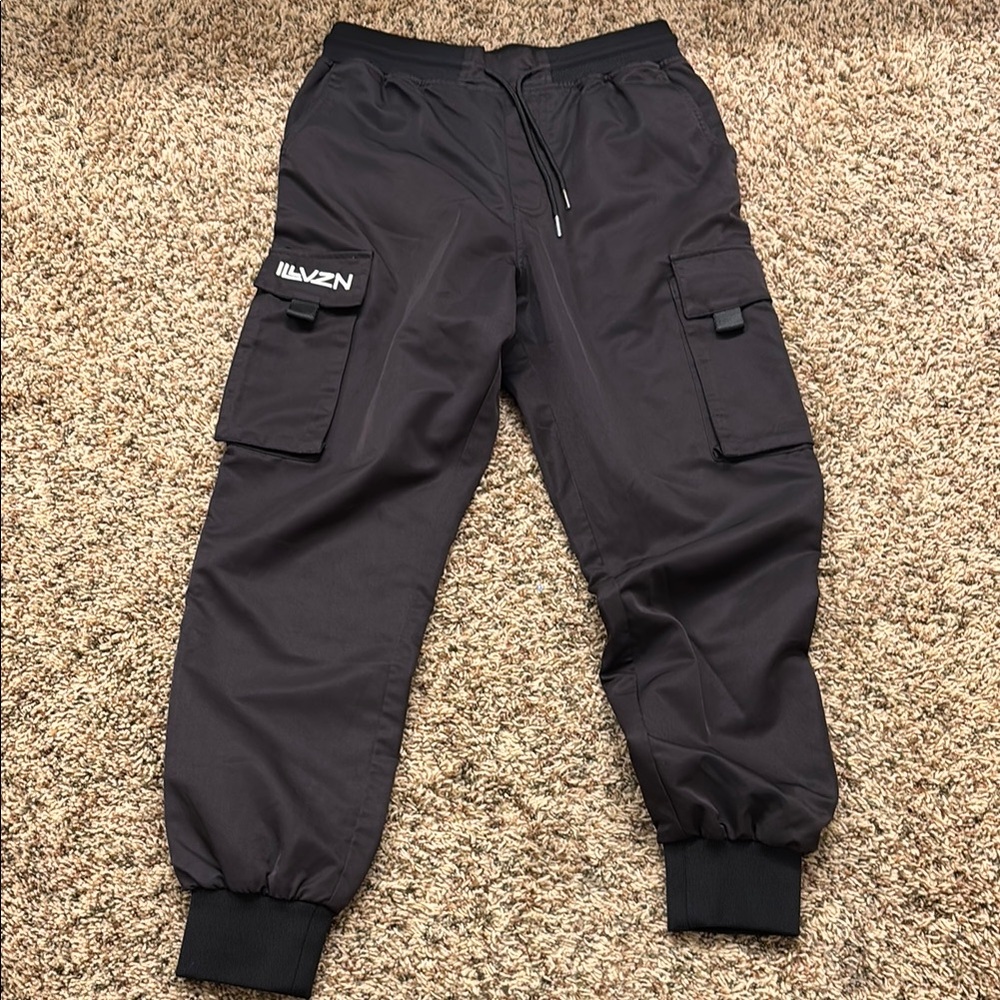 ILLVZN Black Cargo Jogger Pants with Side Pockets